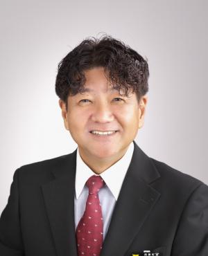 西原町長　崎原　盛秀